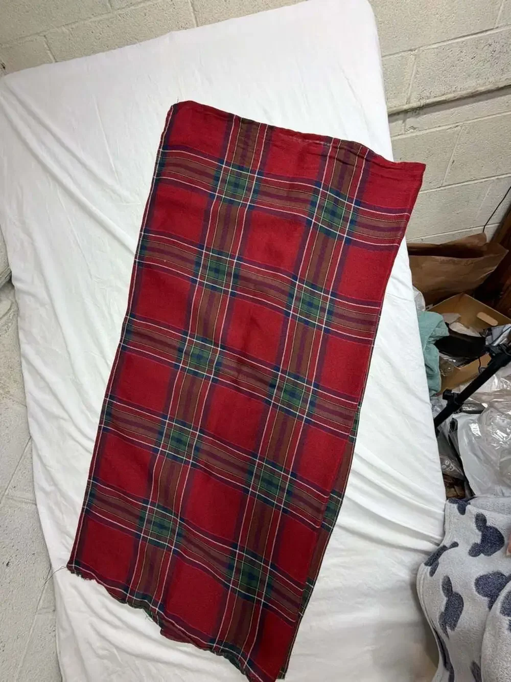 Better Homes and Gardens Red Green Tartan Plaid tablecloth 60 x 102